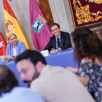 Reunión del alcalde y los concejales en el inicio de curso político