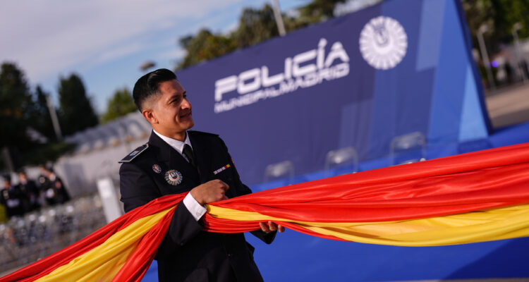 Acto de entrega de despachos a 134 policías municipales