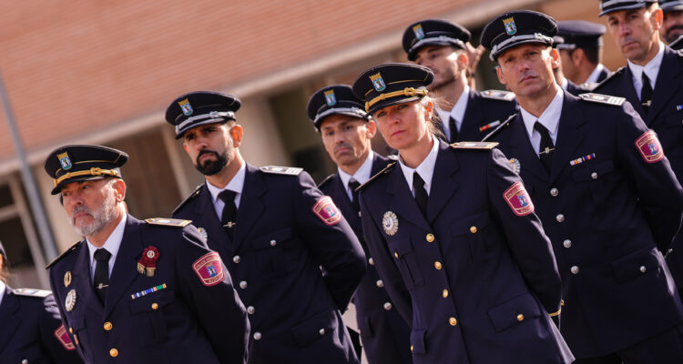 Acto de entrega de despachos a 134 policías municipales