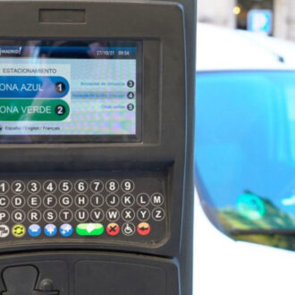 Detalle de un tótem del SER con los tipos de estacionamiento