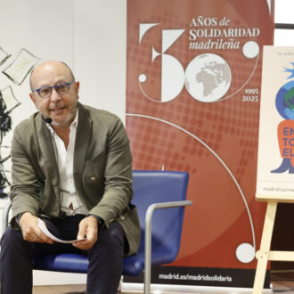 El delegado de Políticas Sociales, Familia e Igualdad, José Fernández, durante la presentación de la campaña 'Hay algo de Madrid en todo el mundo'