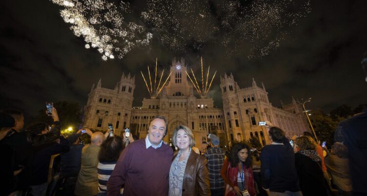 Cerca de 60.000 personas despiden el Día de la Fiesta Nacional