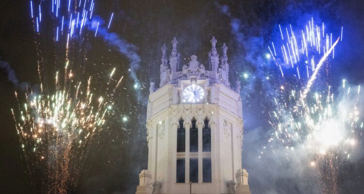Cerca de 60.000 personas despiden el Día de la Fiesta Nacional