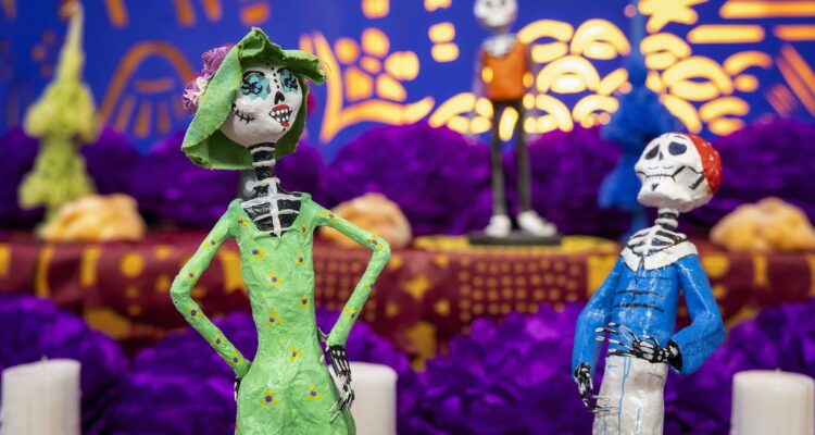 Altar de muertos en el Centro Cultural Daoíz y Velarde