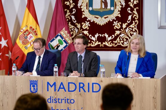 Almeida, Sanz y Taboada en rueda de prensa posterior a Junta de Gobierno