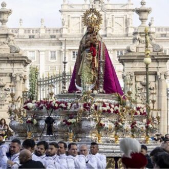 Imagen de la Virgen de la Almudena durante las celebraciones de la Fiesta de la Almudena