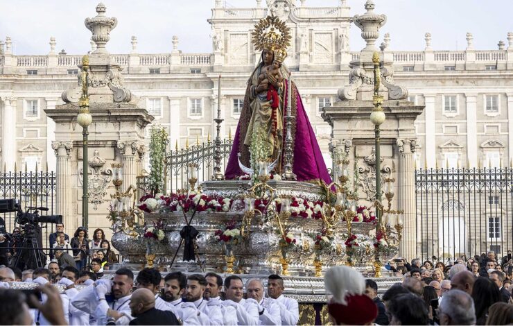 Imagen de la Virgen de la Almudena durante las celebraciones de la Fiesta de la Almudena