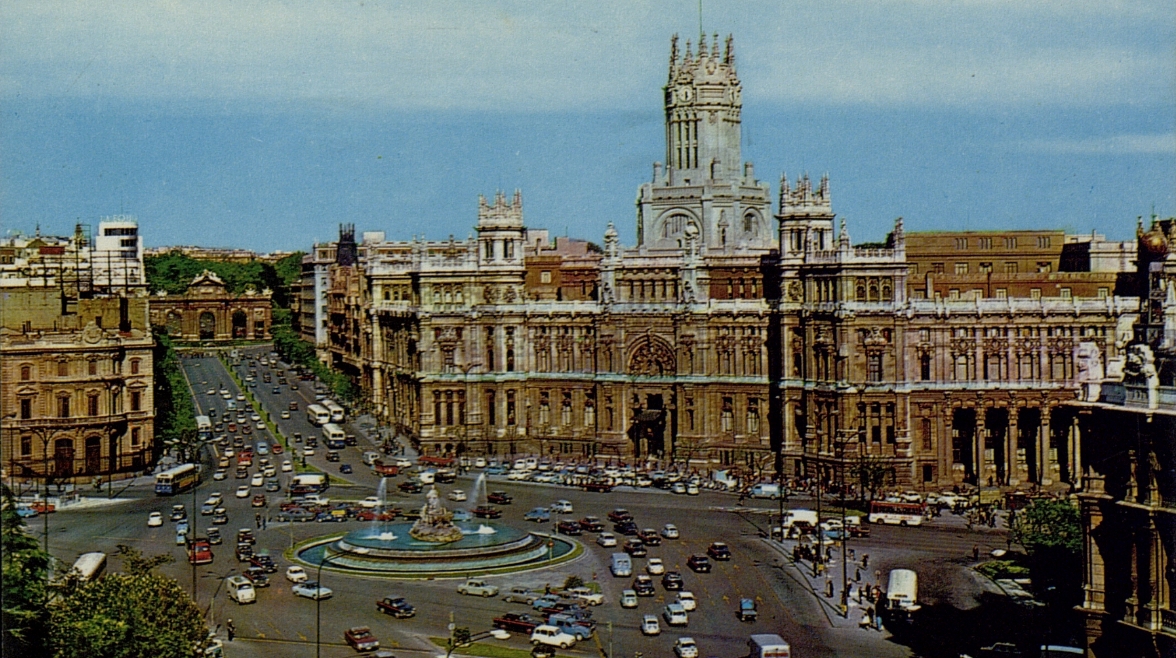 Postal de la Plaza de Cibeles, años 60. Imagen de memoriademadrid