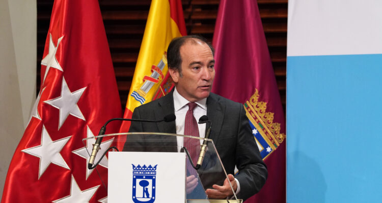 Carabante durante su ponencia en la jornada de la Oficina de Mediación