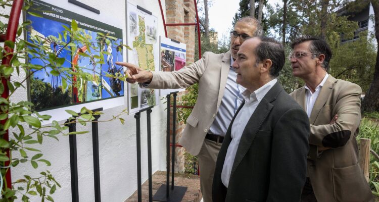 Carabante y Páramo en momento visita exposición