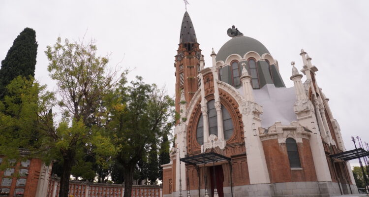 La capilla central del cementerio de la Almudena tras su restauración