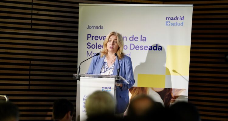 Sanz participa en la apertura de una jornada de prevención de la soledad no deseada de Madrid Salud