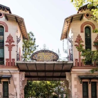 Entrada de la Colonia de la Prensa