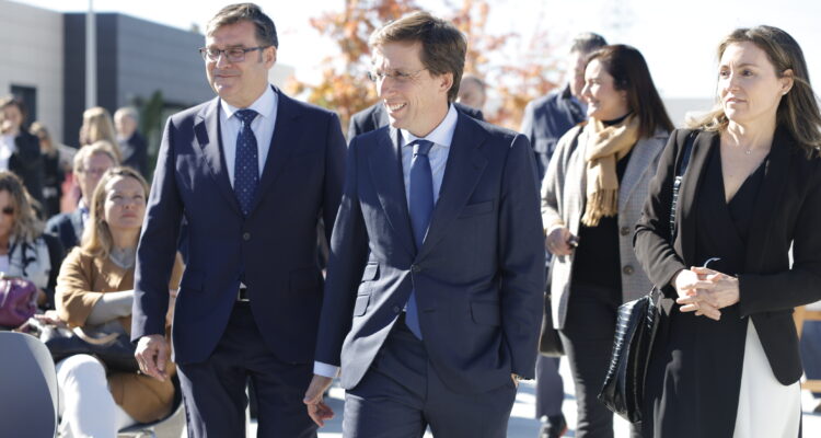 Almeida y González durante la presentación de la segunda fase del Plan Suma Vivienda