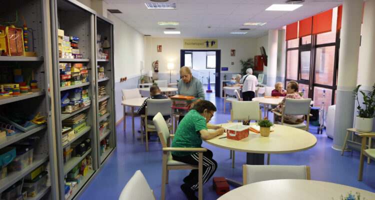 García Romero y Fernández visitan el Centro de Día José Manuel Bringas