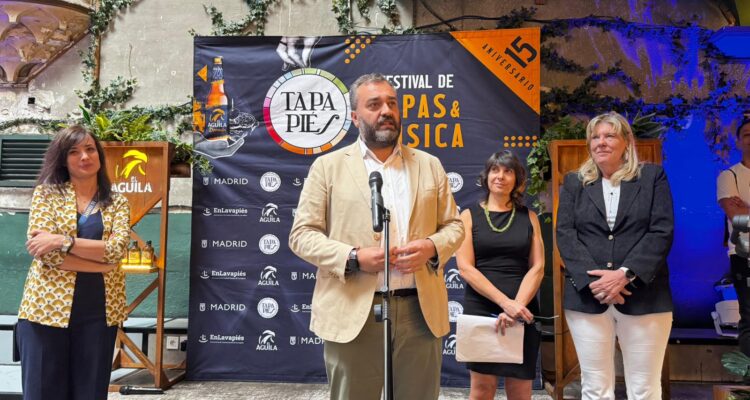 Segura durante la presentación de Tapapiés