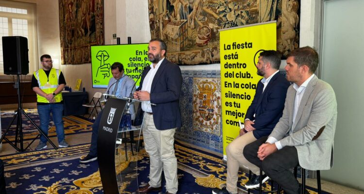 Carlos Segura durante la presentación de la campaña