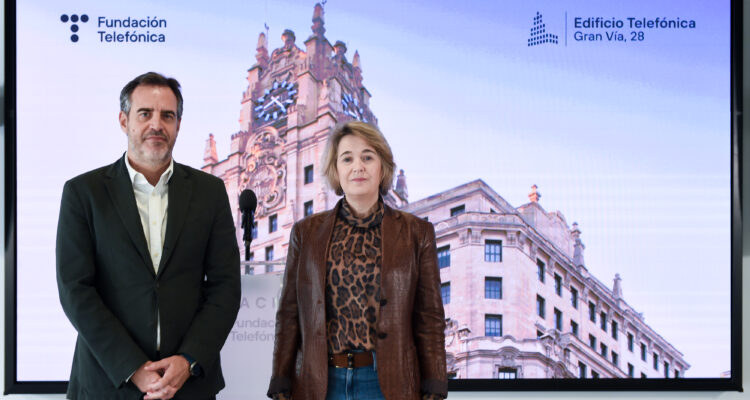 Rivera de la Cruz participa en la visita del programa ‘Madrid Otra Mirada’ al Espacio Fundación Telefónica