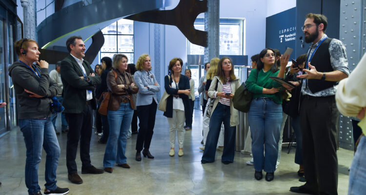 Rivera de la Cruz participa en la visita del programa ‘Madrid Otra Mirada’ al Espacio Fundación Telefónica