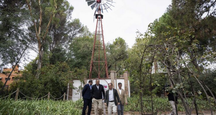 Momento de la visita a uno de los molinos restaurados