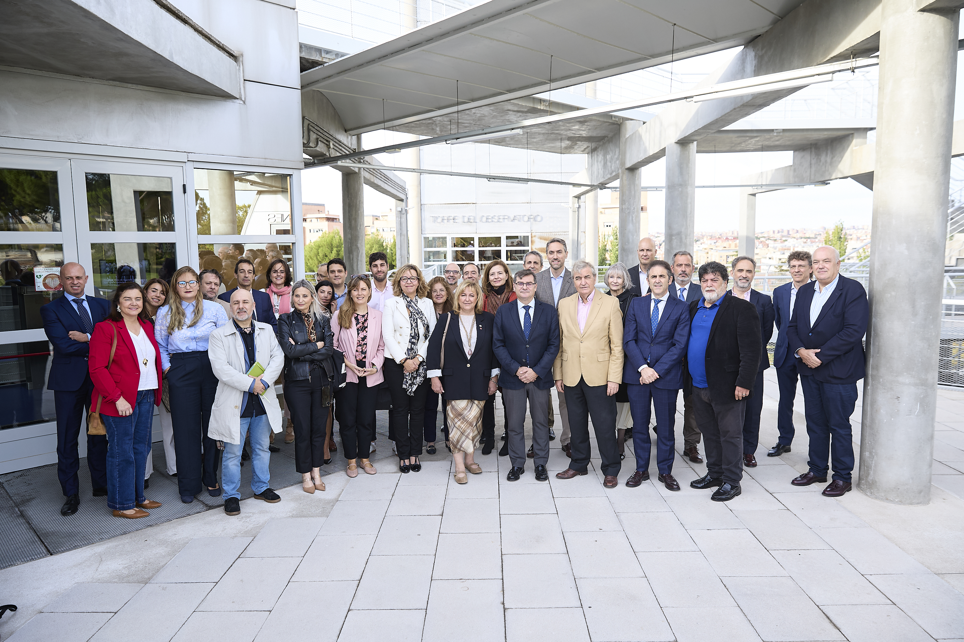 Foto de grupo de la presentación de la Agenda Descarboniza Madrid 2050