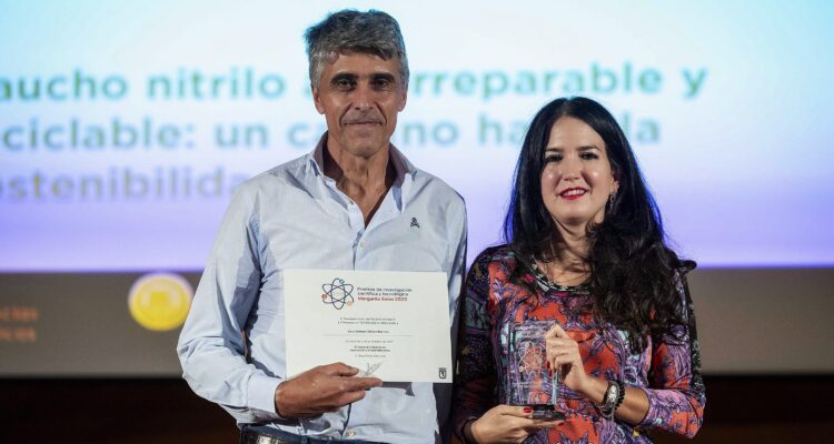 Saúl Ismael Utrera Barrios, primer premio en la categoría de Tecnología Aplicada