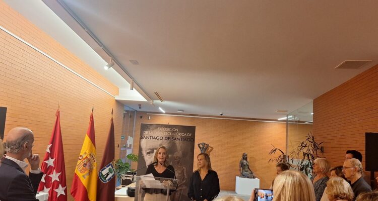 Cayetana Hernández de la Riva durante la inauguración de la muestra