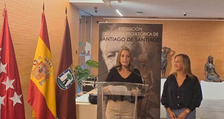Cayetana Hernández de la Riva durante la inauguración de la muestra