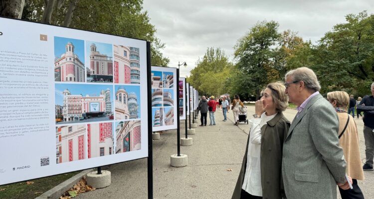 Rivera de la Cruz visita la exposición dedicada a Luis Gutiérrez Soto en la XXII Semana de la Arquitectura