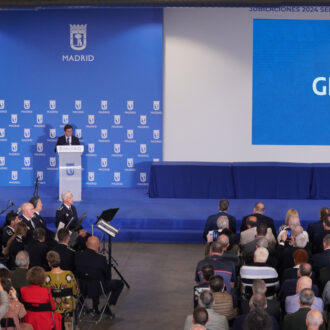 El alcalde de Madrid, José Luis Martínez-Almeida, interviene en el homenaje a los efectivos de seguridad y emergencias jubilados en 2024