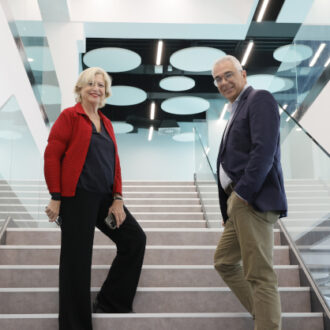 García Romero visita el final de obra de la nueva biblioteca de Carabanchel