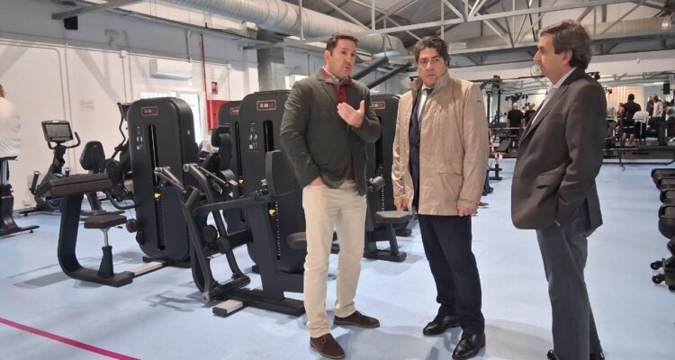 El concejal David Pérez, durante su visita al Centro Deportivo Municipal Luis Aragonés