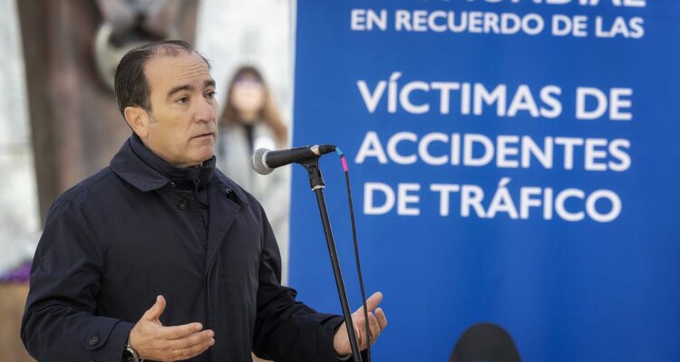 Carabante en el homenaje a las víctimas de los accidentes de tráfico