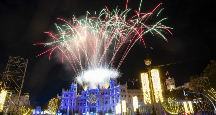 Espectáculo pirotécnico en Cibeles