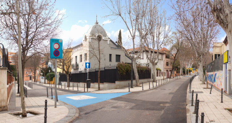 La calle Ángel Ganivet, antes de los trabajos