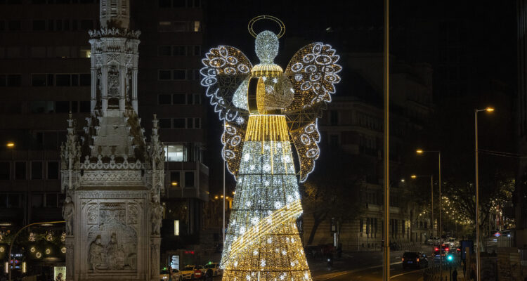 El Ángel de Madrid en Colón