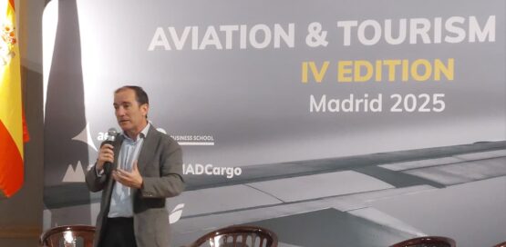 Carabante durante su intervención en esta edición del Foro Aviación y Turismo