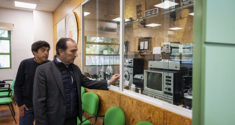 Carabante durante su visita a las instalaciones del Centro Municipal de Acústica