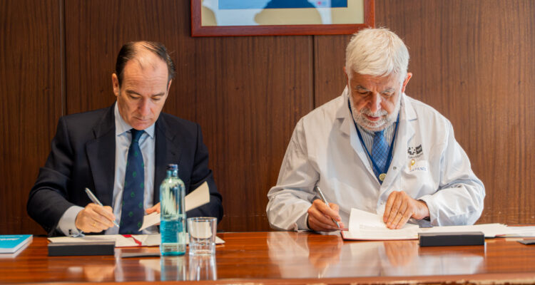 Carabante y Mingo en momento de la firma del acuerdo