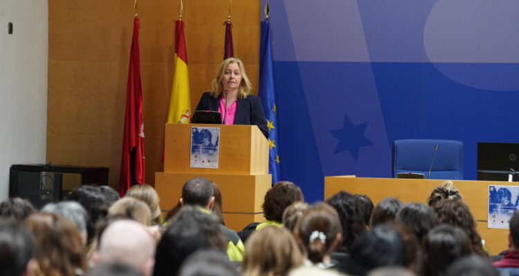La vicealcaldesa y delegada de Seguridad y Emergencias, Inma Sanz, inaugura la XIII Jornada de SAMUR-Protección Civil sobre prevención y maltrato infantil