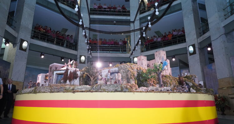 Inauguración del tradicional belén municipal del Palacio de Cibeles