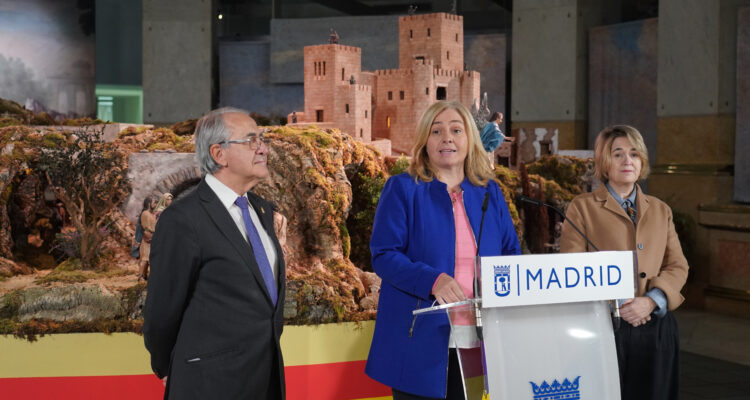 Inauguración del tradicional belén municipal del Palacio de Cibeles