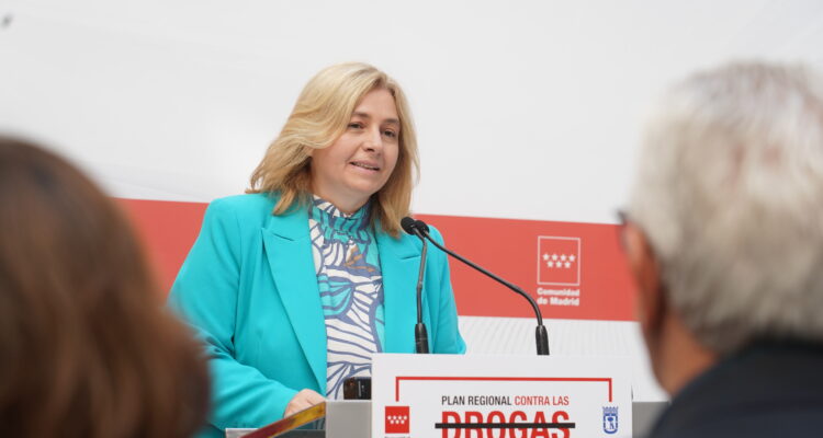 La vicealcaldesa, Inma Sanz, durante la firma del convenio con la Comunidad de Madrid