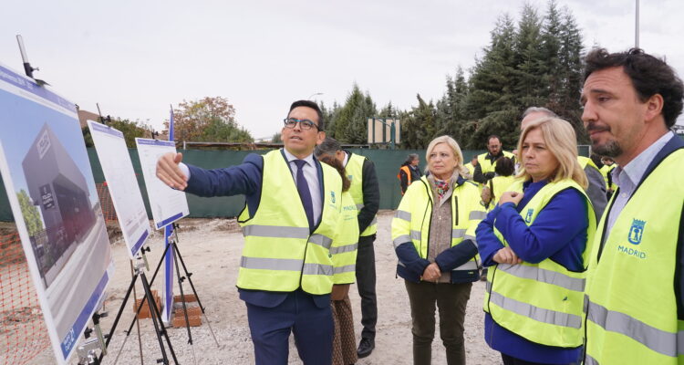 Colocación de la primera piedra de la nueva Comisaría Integral de Policía Municipal que el Ayuntamiento va a construir en Villaverde