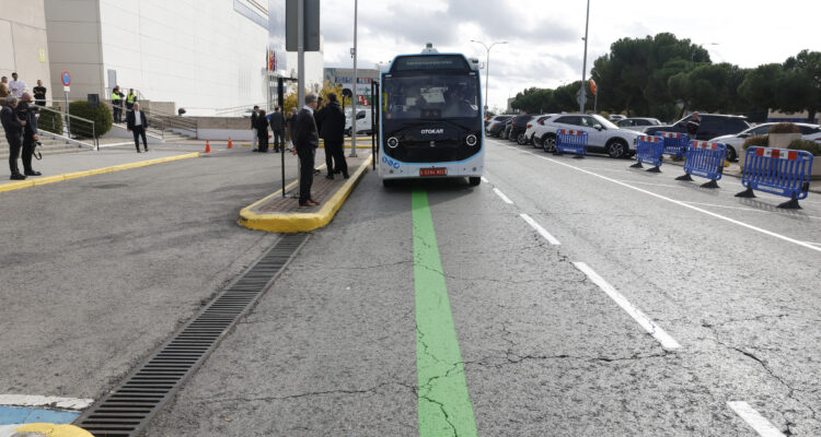 Espacio de carga del vehículo autónomo conectado en Mercamadrid