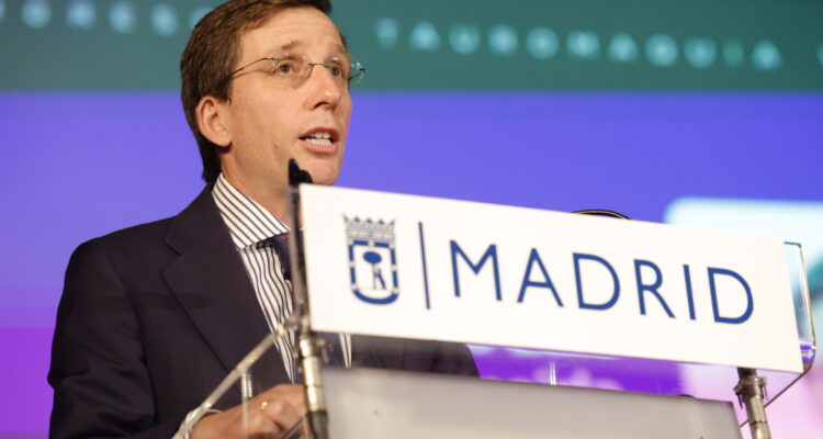 El alcalde, José Luis Martínez-Almeida, durante la inauguración del I Congreso de Tauromaquia Villa de Madrid