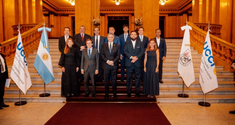 Foto de familia de los participantes