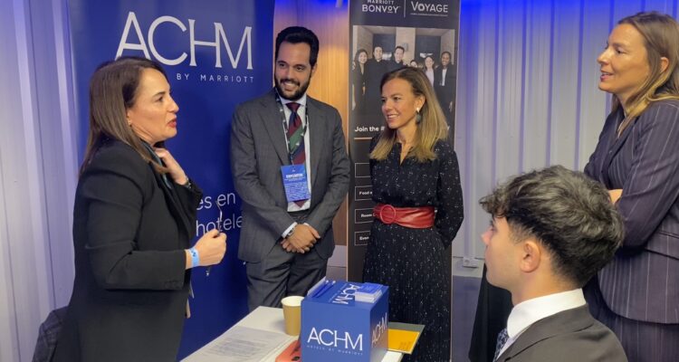 La concejala delegada de Turismo, Almudena Maíllo, en el Foro de Empresas Hoteleras de Vatel España