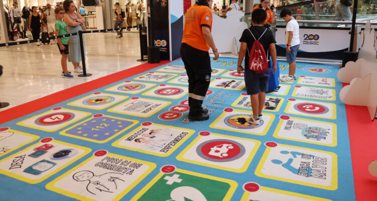 OCA-SAMUR-PC, un juego de la oca gigante para que los niños aprendan primeros auxilios