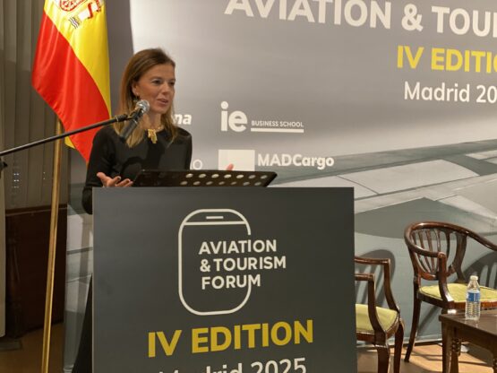 Maíllo durante su intervención en la edición del Foro Aviación y Turismo 2025